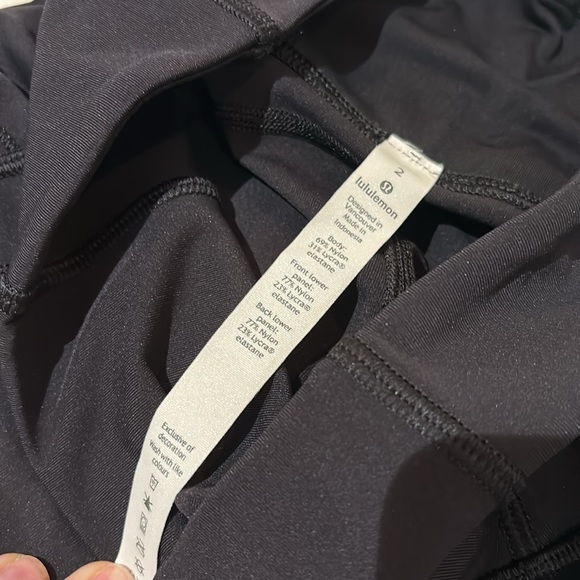 Lululemon Black Leggings Sz 2 - Picture 6 of 7